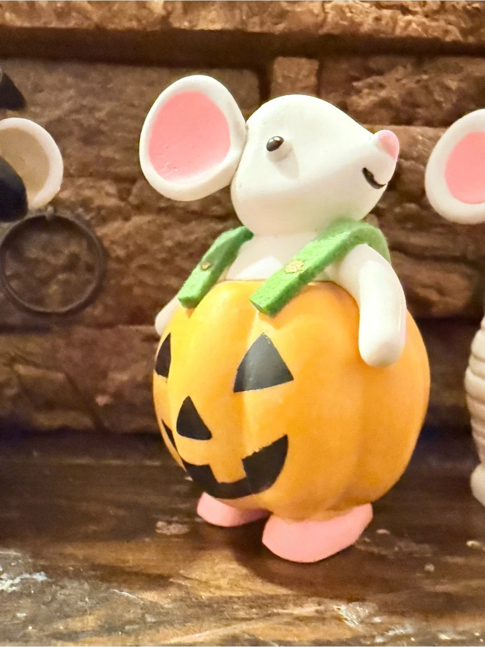 3 little Halloween mouse figurines witch , pumpkin and mummy decoration